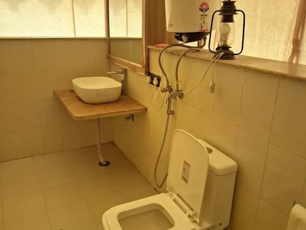 Deluxe Swiss Tent (2)