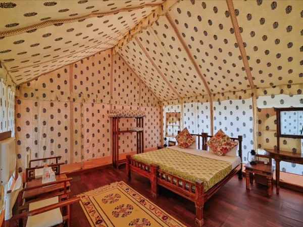 Deluxe Swiss Tent (4)