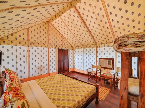 Deluxe Swiss Tent (5)