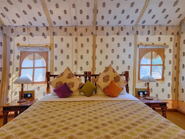 Deluxe Swiss Tent (8)